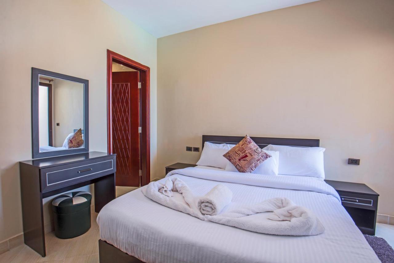 Premium Sea View 2 Bedrooms 2 Bathrooms Apartment Located Within Gravity Hotel & Aquapark Хургада Экстерьер фото